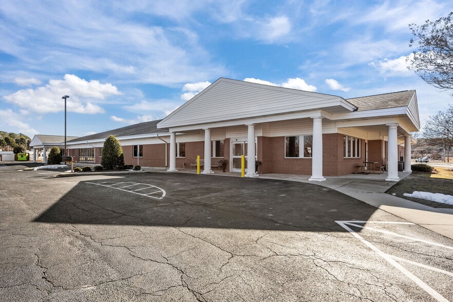 511 Paladin Dr, Greenville, NC à vendre - Photo principale - Image 1 de 35