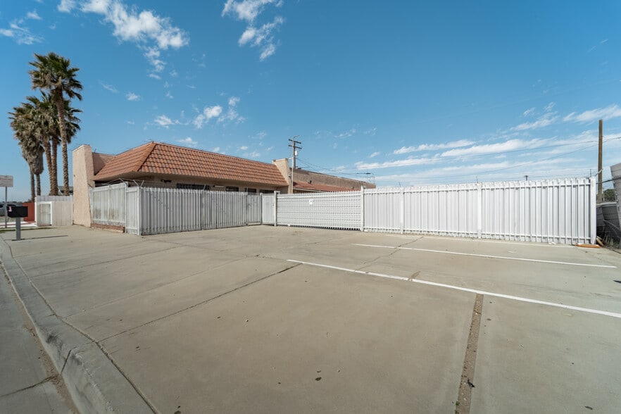 113 W Pillsbury St, Lancaster, CA for sale - Building Photo - Image 3 of 20