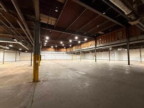 4700-4720 W Montrose Ave, Chicago, IL for lease Interior Photo- Image 2 of 9