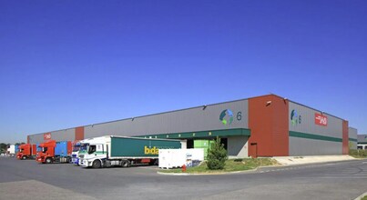 Industrial in Vémars for lease Building Photo- Image 2 of 4