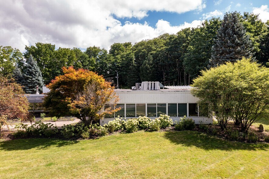 200 Waring Rd, Syracuse, NY à vendre - Photo du bâtiment - Image 2 de 21