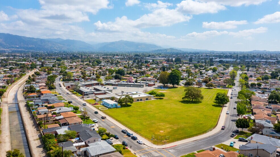 5034 N Clydebank Ave, Covina, CA à vendre - Aérien - Image 2 de 10