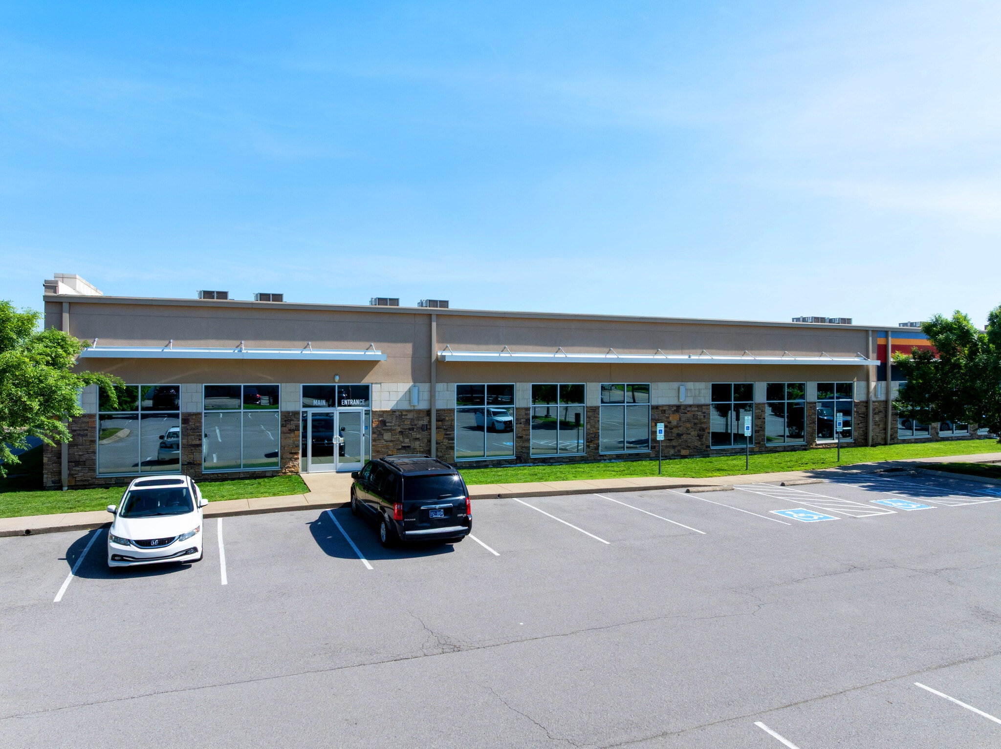 2926 Kraft Dr, Nashville, TN for lease Building Photo- Image 1 of 17