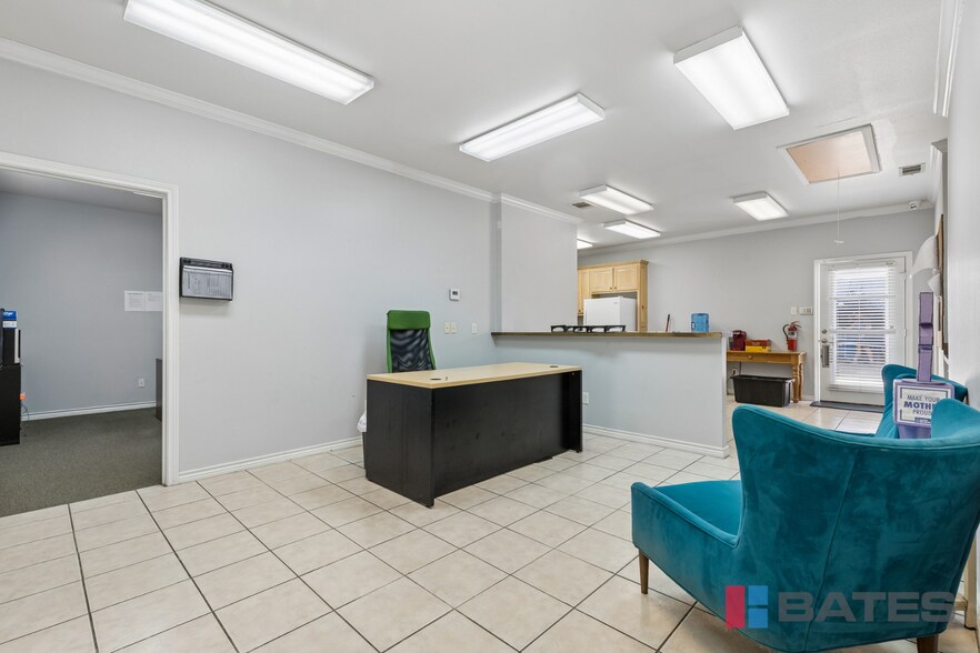 423 Gautney St, Garland, TX à louer - Photo du bâtiment - Image 3 de 13