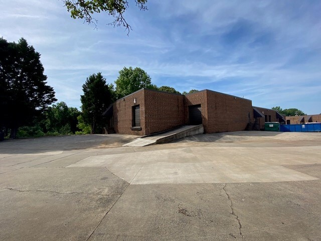 600 Griffith Rd, Charlotte, NC for lease - Building Photo - Image 2 of 5