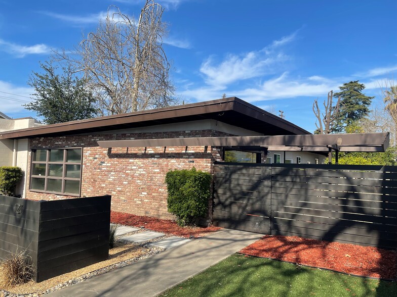 121 N Lake St, Madera, CA for sale - Building Photo - Image 1 of 1