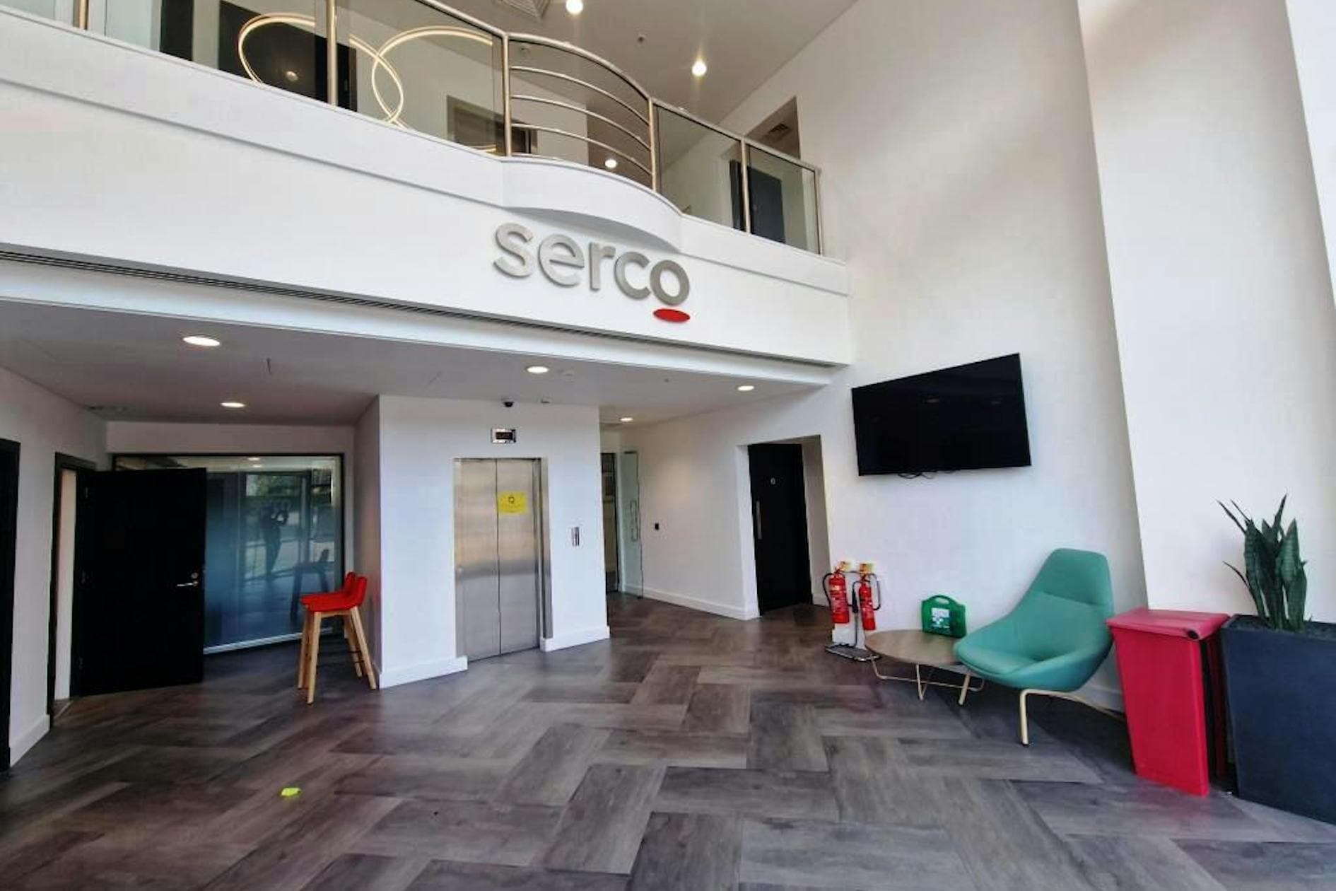 16 Bartley Way, Hook for lease Interior Photo- Image 1 of 10