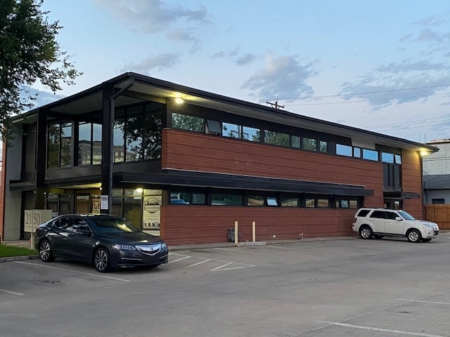 2150 S Bellaire St, Denver, CO à louer - Photo du bâtiment - Image 2 de 5