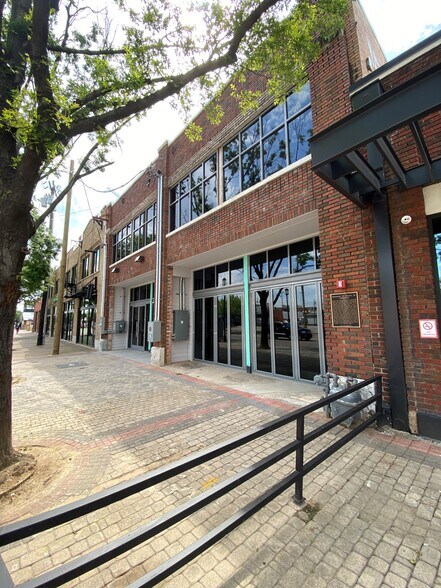 2612-2614 Main St, Dallas, TX à louer - Photo du bâtiment - Image 2 de 9