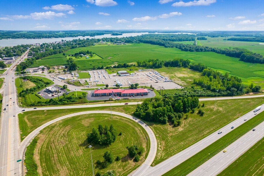 10800 Hebron Rd, Buckeye Lake, OH à vendre - Photo du bâtiment - Image 2 de 9