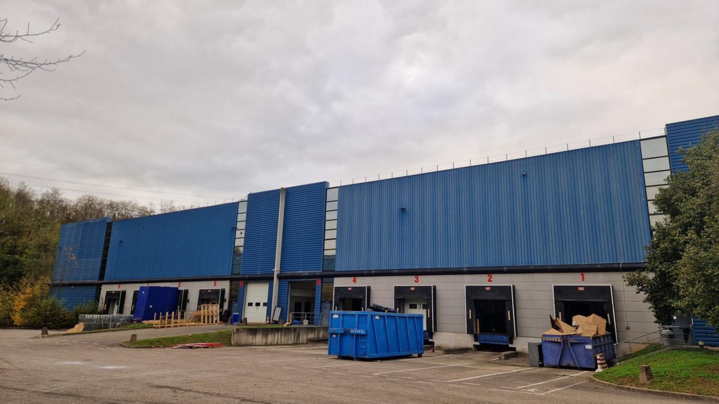 Rue Pasteur, Toussieu for lease Building Photo- Image 1 of 11