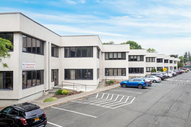 Plus de détails pour 121 West Nyack Rd, Nanuet, NY - Bureau à louer
