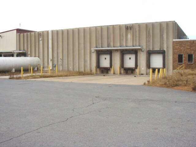 720 Industrial Dr, Bedford, VA à vendre - Photo du bâtiment - Image 3 de 5