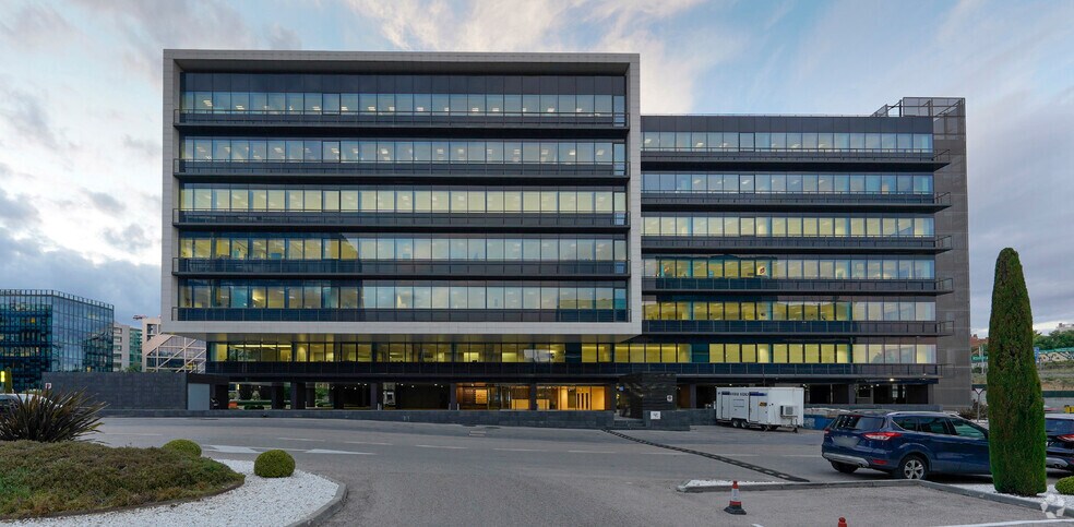 Calle Vía de los Poblados, 3, Madrid, Madrid for lease - Building Photo - Image 3 of 15