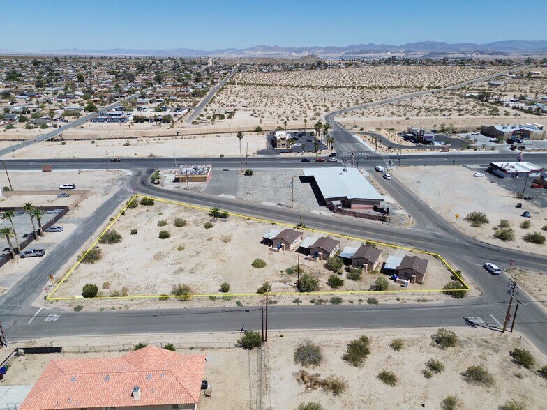 72121 Hatch Rd, Twentynine Palms, CA à vendre - Photo du bâtiment - Image 2 de 5