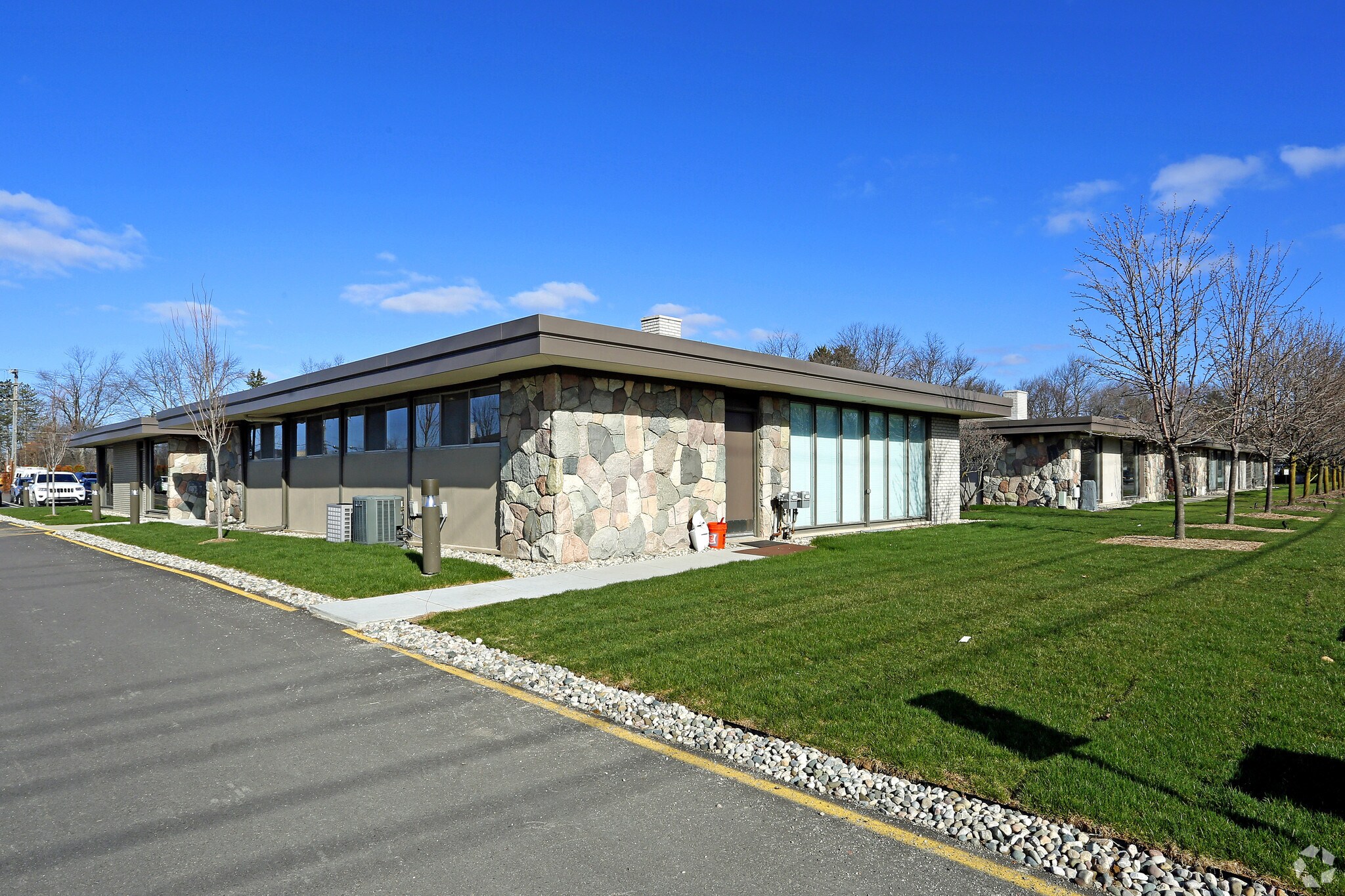 31815 Southfield Rd, Beverly Hills, MI à louer Photo principale- Image 1 de 7