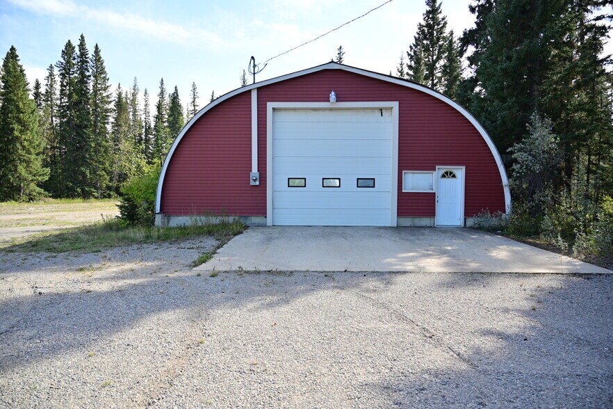 836 1 St SE, Sundre, AB for sale - Building Photo - Image 1 of 1