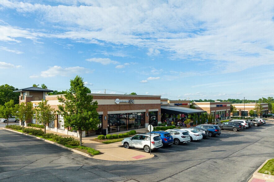 9556-9572 Manchester Rd, Rock Hill, MO à louer - Photo du bâtiment - Image 3 de 5