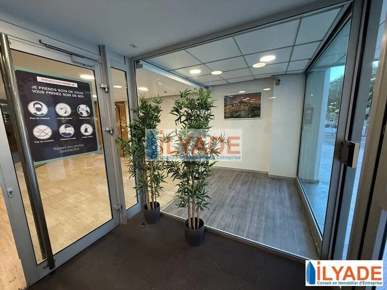 Office in Marseille for lease - Building Photo - Image 3 of 5
