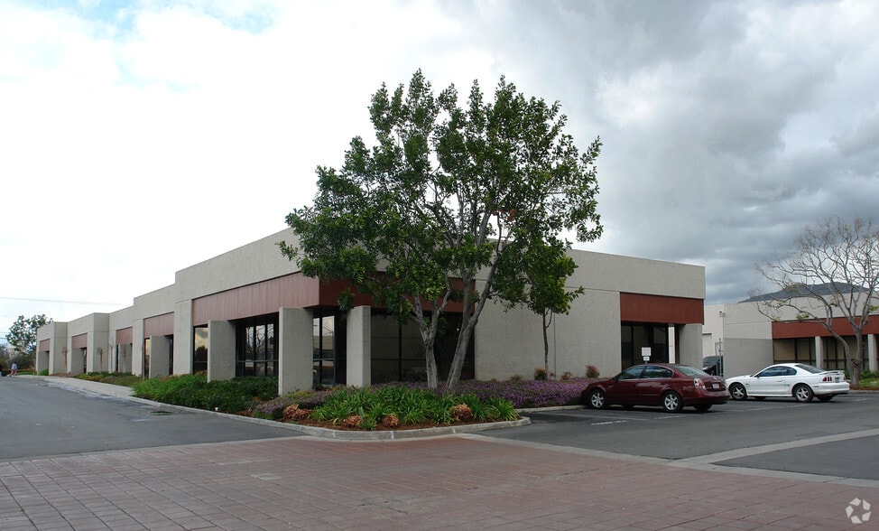 IOWA CORPORATE CENTER portfolio of 6 properties for sale on LoopNet.ca - Primary Photo - Image 3 of 6