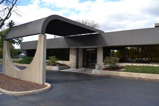 Plus de détails pour 1425 N McLean Blvd, Elgin, IL - Bureau à vendre