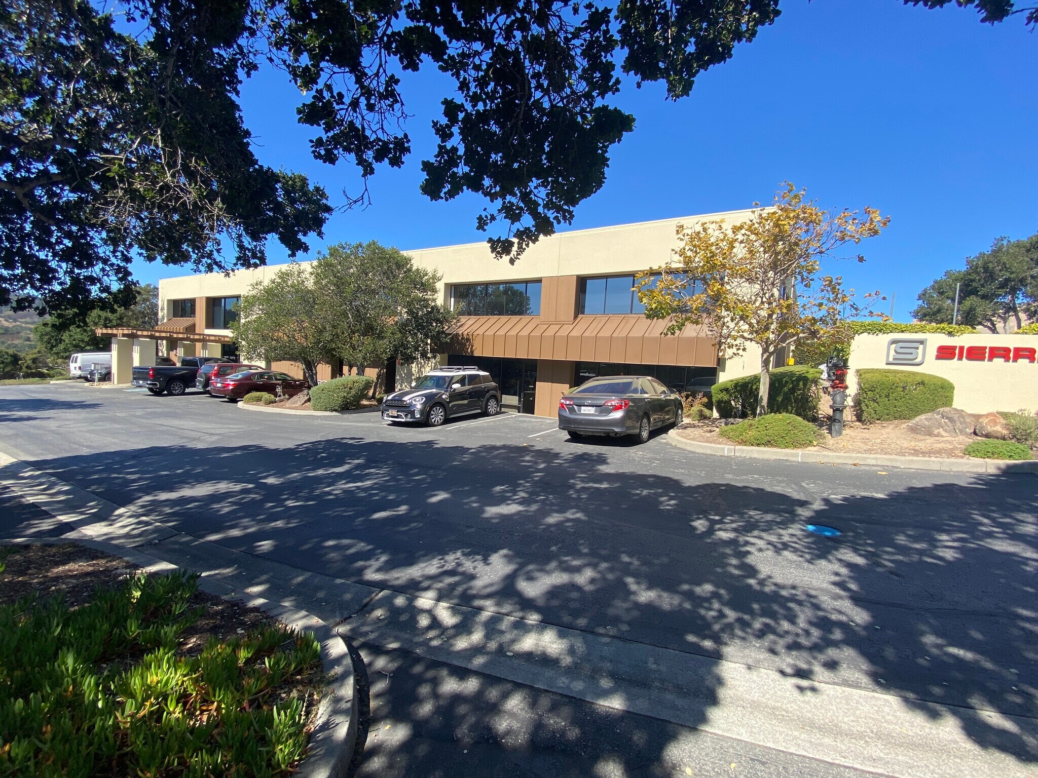 5 Harris Ct, Monterey, CA à louer Photo du bâtiment- Image 1 de 11