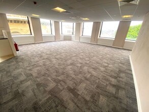 8-14 Darwen St, Blackburn à louer Photo intérieure- Image 2 de 3