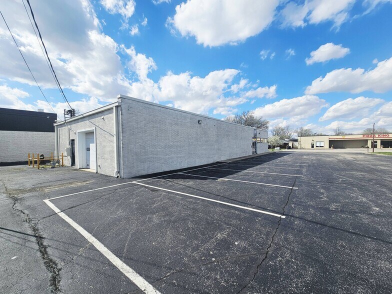 1803 W Purdue Ave, Muncie, IN for lease - Building Photo - Image 2 of 3