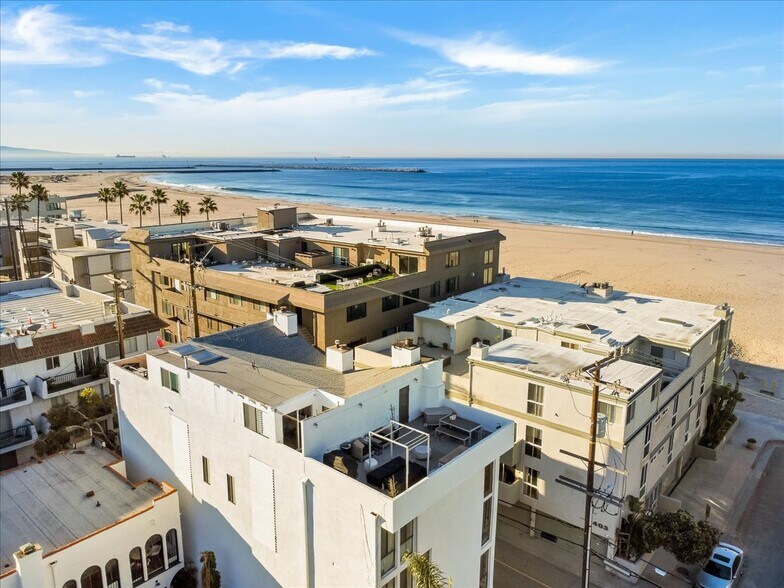 14 Mast, Marina Del Rey, CA for sale - Building Photo - Image 1 of 62