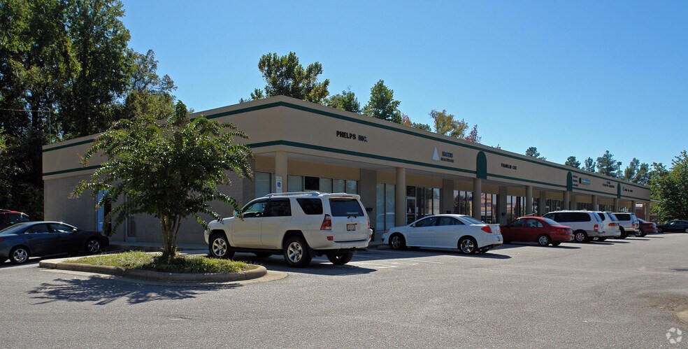 216 N Bickett Blvd, Louisburg, NC for lease - Building Photo - Image 3 of 7