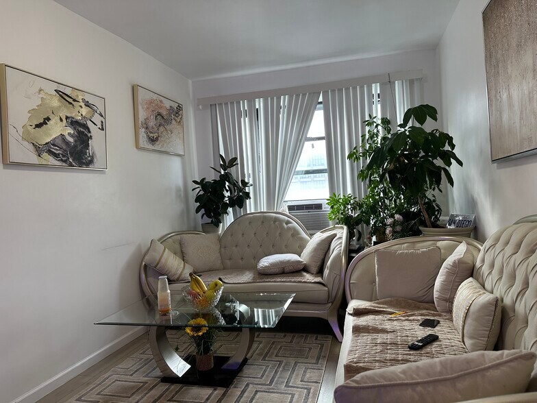 36-52 35th St, Long Island City, NY à vendre - Photo intérieure - Image 2 de 11