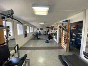 166 Avenue De Hambourg, Marseille for lease Interior Photo- Image 1 of 4