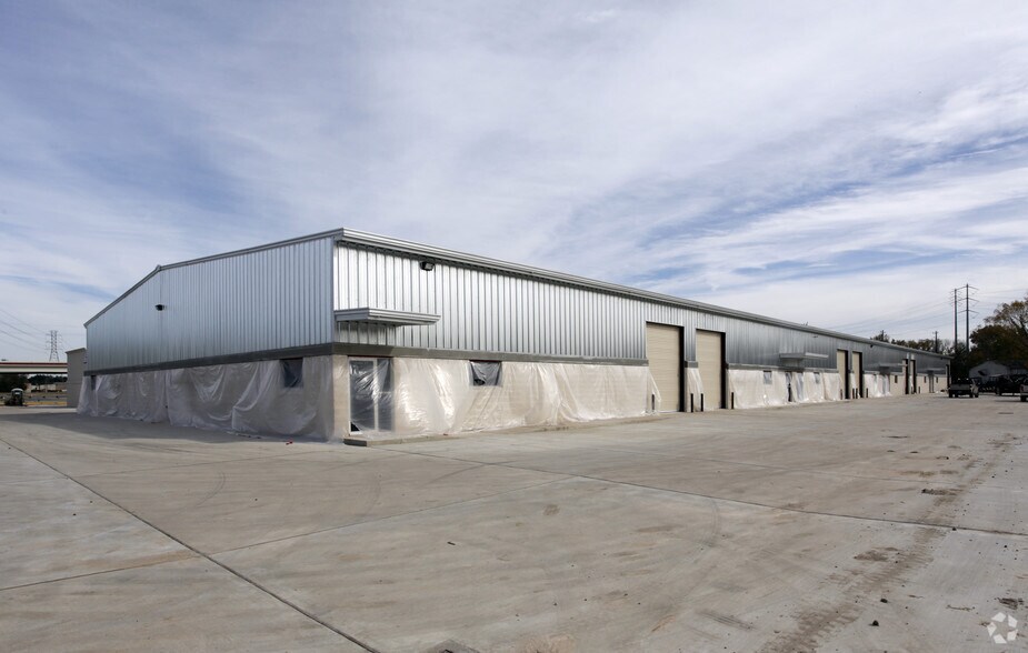 15825 State Highway 249, Houston, TX à louer - Photo du bâtiment - Image 2 de 7