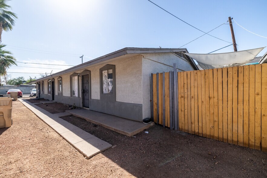 6739 N 61st Ave, Glendale, AZ à vendre - Photo du bâtiment - Image 2 de 5