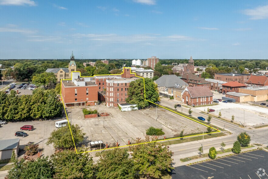 239 S Cherry St, Galesburg, IL à vendre - Photo du bâtiment - Image 3 de 16