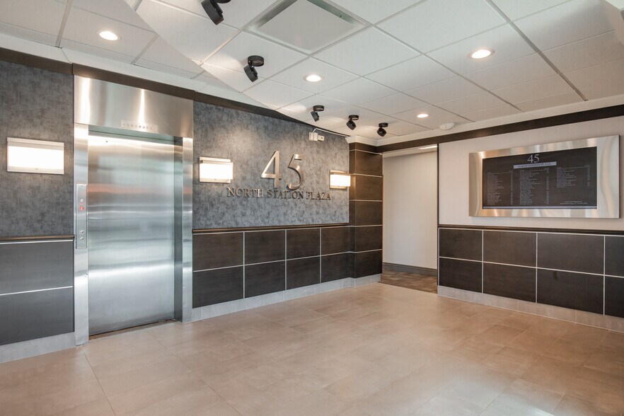 45 N Station Plz, Great Neck, NY à louer - Photo intérieure - Image 3 de 3