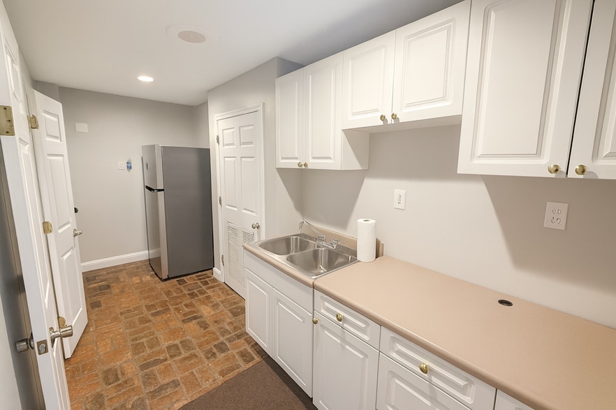 111 W Camphor Ave, Foley, AL for lease - Building Photo - Image 3 of 9