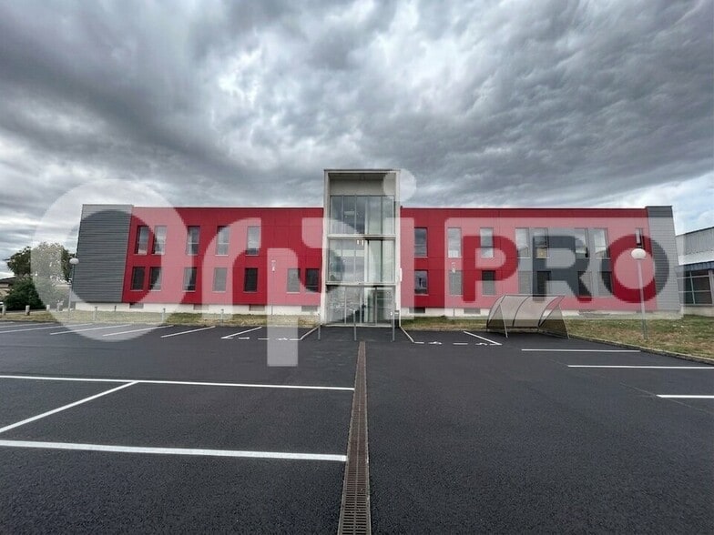 Office in Belleville En Beaujolais for lease - Building Photo - Image 3 of 10