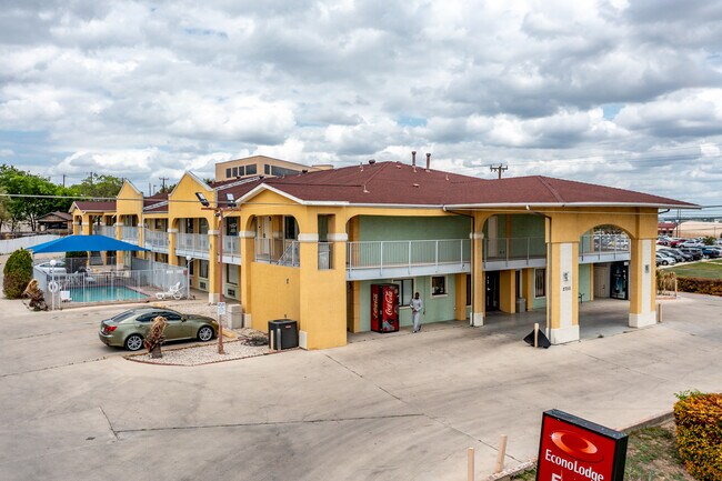 Plus de détails pour 2755 N Panam Expy, San Antonio, TX - Services hôteliers à vendre