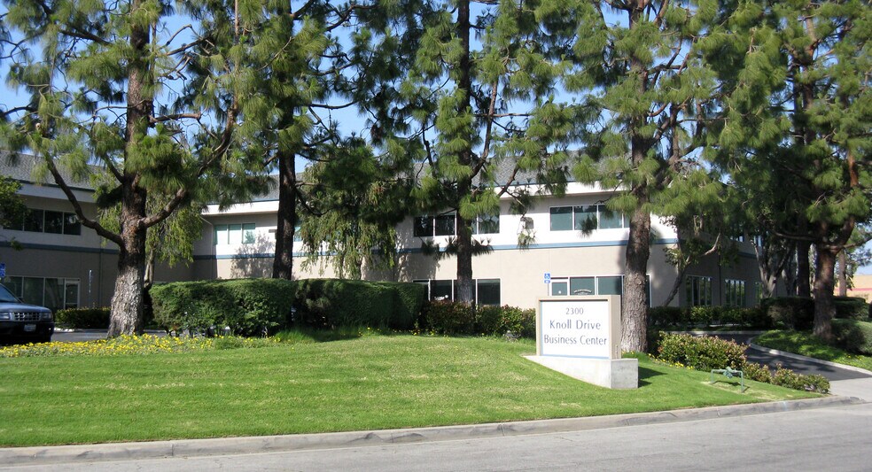 2300 Knoll Dr, Ventura, CA à louer - Photo du bâtiment - Image 2 de 21