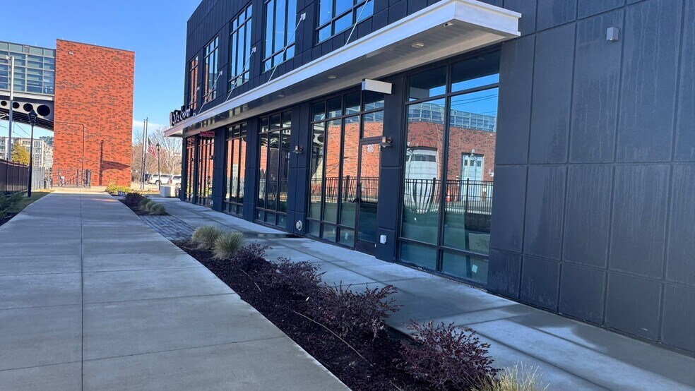 3232 South Blvd, Charlotte, NC à louer - Photo du bâtiment - Image 3 de 6