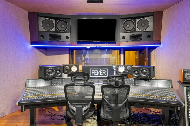 More details for 5739 Tujunga Ave, North Hollywood, CA - Retail for Lease