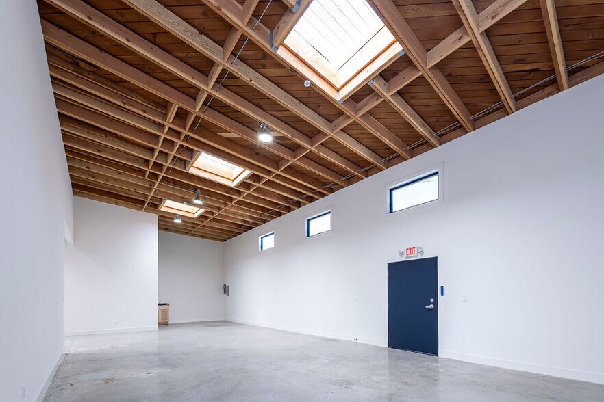 5131-5137 W Jefferson Blvd, Los Angeles, CA à louer - Photo du bâtiment - Image 3 de 28