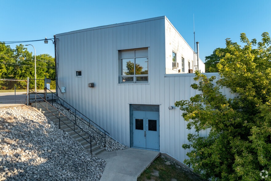 2358 Military St, Port Huron, MI for sale - Building Photo - Image 3 of 26