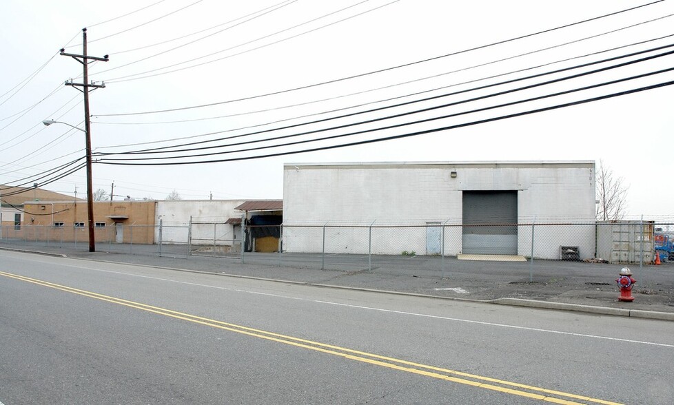 435 Division St, Elizabeth, NJ à louer - Photo du bâtiment - Image 2 de 3