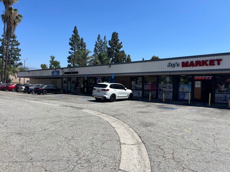 13414 Ramona Blvd, Baldwin Park, CA à louer - Photo du bâtiment - Image 3 de 14