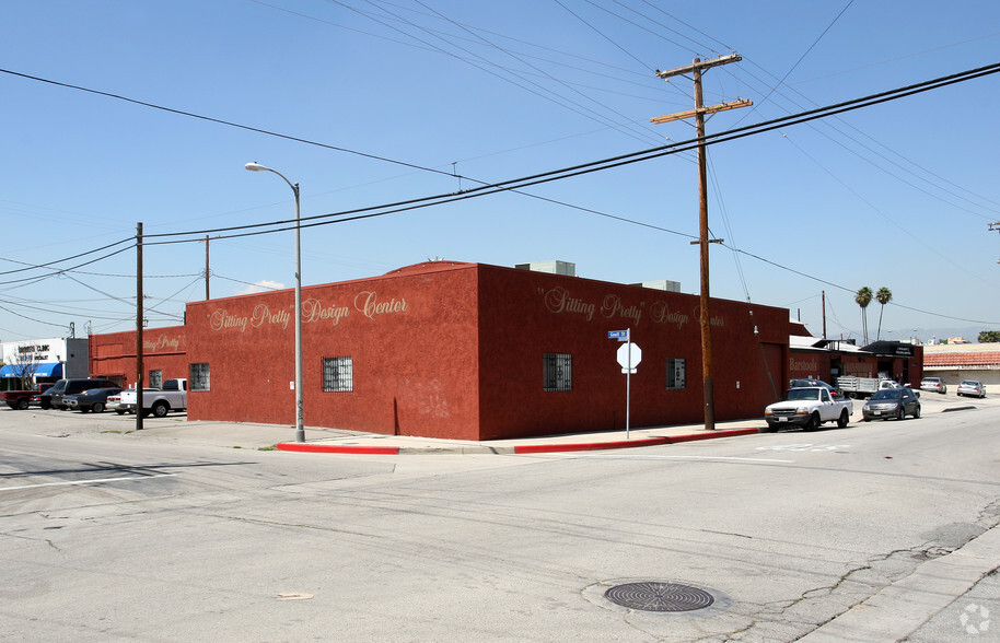 7115 Darby Ave, Reseda, CA à louer - Photo du bâtiment - Image 3 de 12