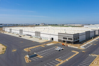 8115 W Riggin Rd, Visalia, CA - Aérien  Vue de la carte - Image1