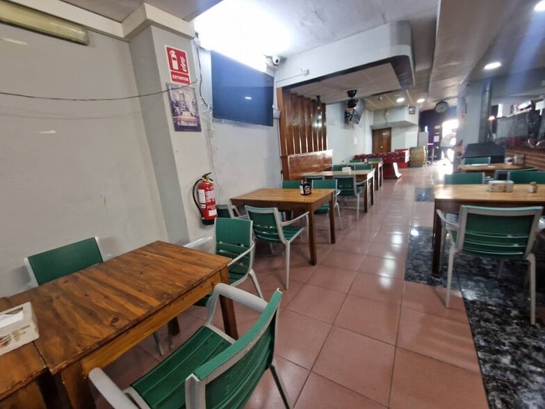 Retail in Barcelona, Barcelona for lease - Interior Photo - Image 2 of 3
