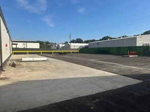 63 Industrial Dr, Cartersville, GA à louer Photo intérieure- Image 2 de 2